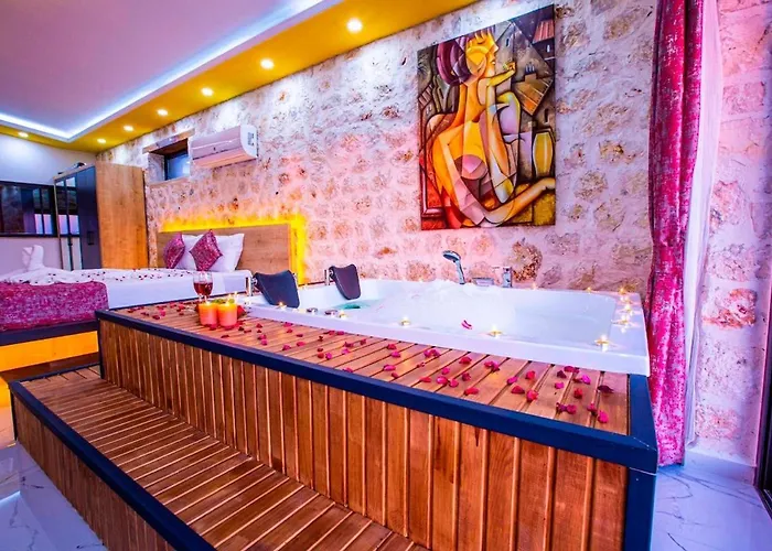 Mira Queen Daire Kaş