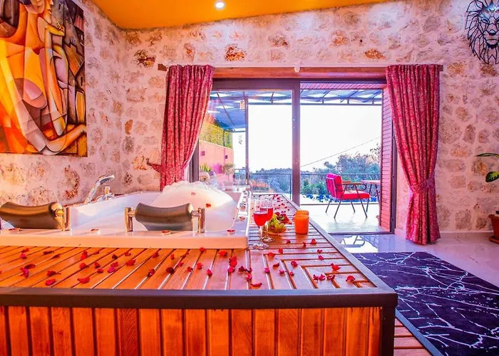 Mira Queen Daire Kaş