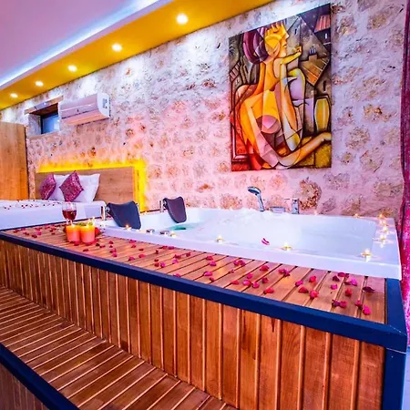 Mira Queen Apartmán Kaş