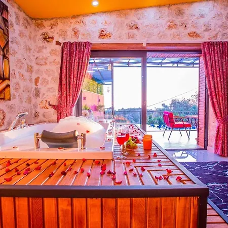 Mira Queen Apartmán Kaş